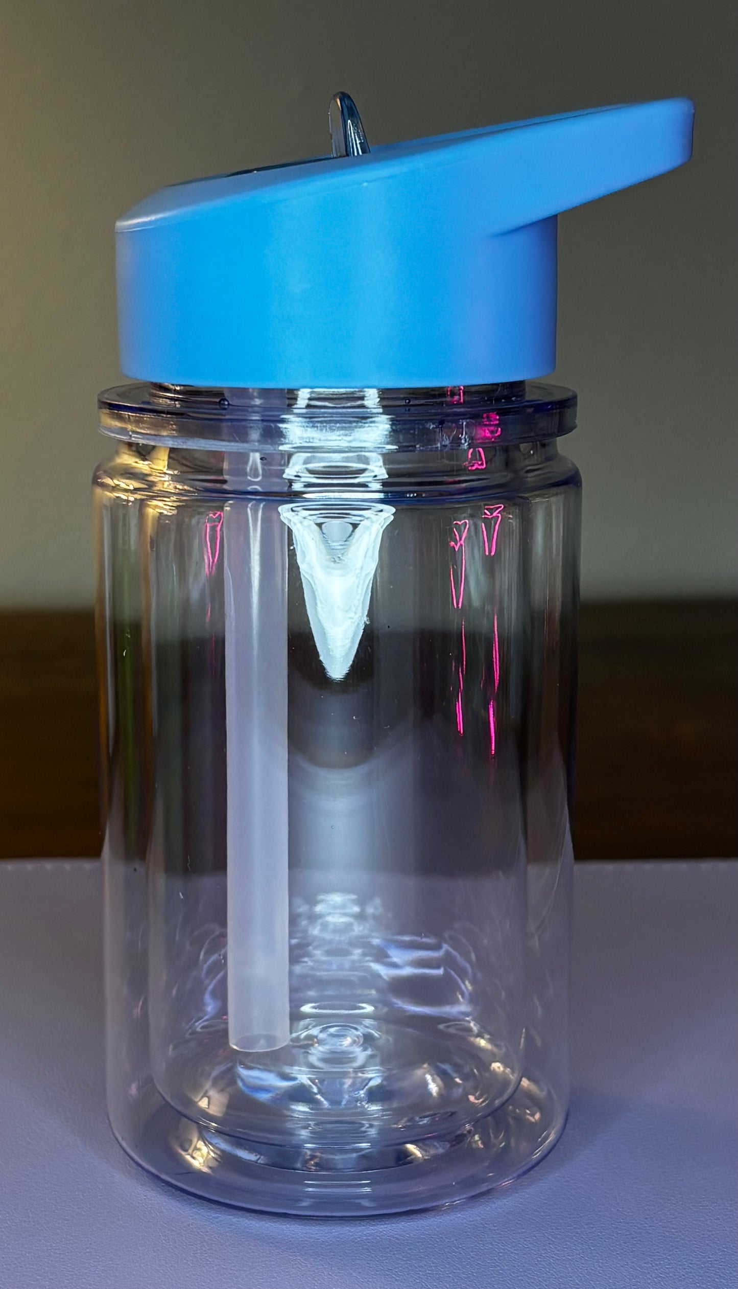 Snowglobe Acrylic Sipper - 10oz
